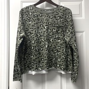 True Craft Cheetah print top. Women’s Size M